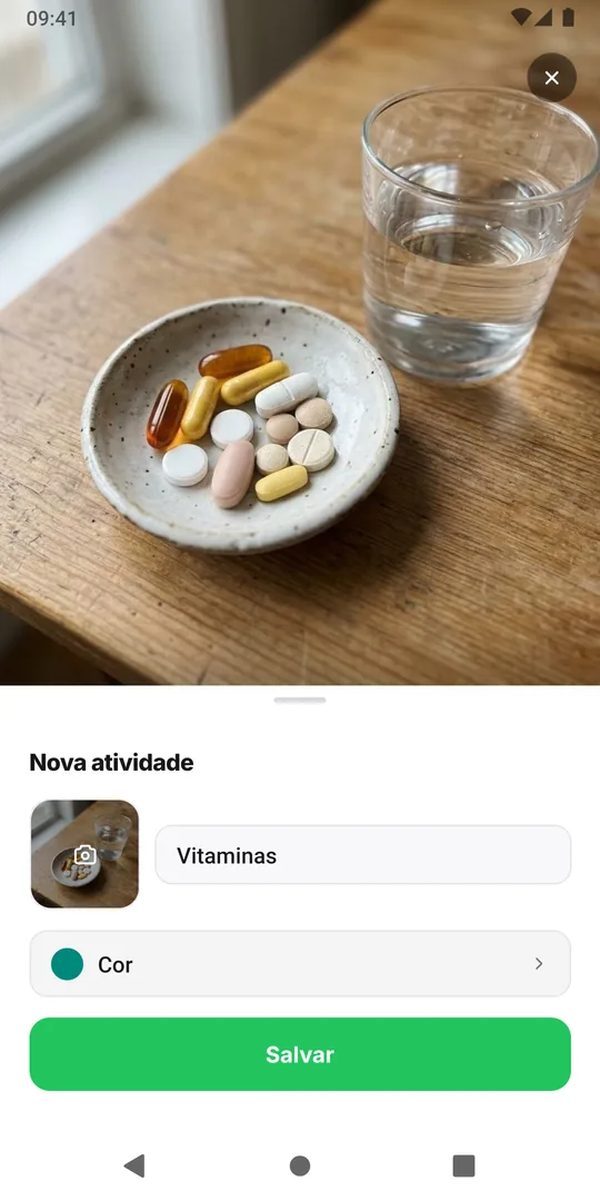 A janela Nova atividade no EasyRoutine com uma foto de vitaminas e o nome sugerido já preenchido