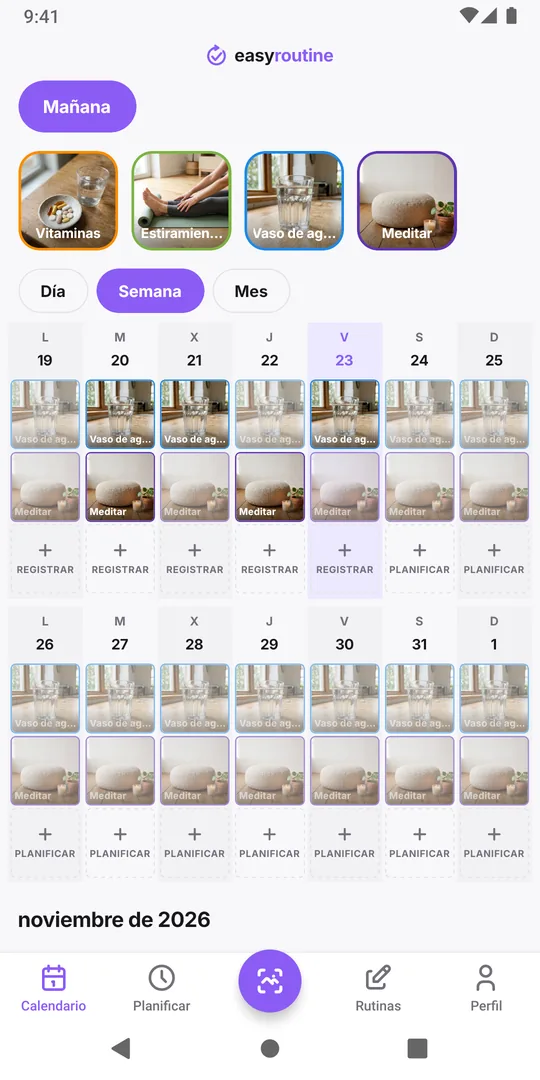 La pestaña Calendario de EasyRoutine en vista Semana para una rutina Mañana, con el botón Registrar bajo hoy