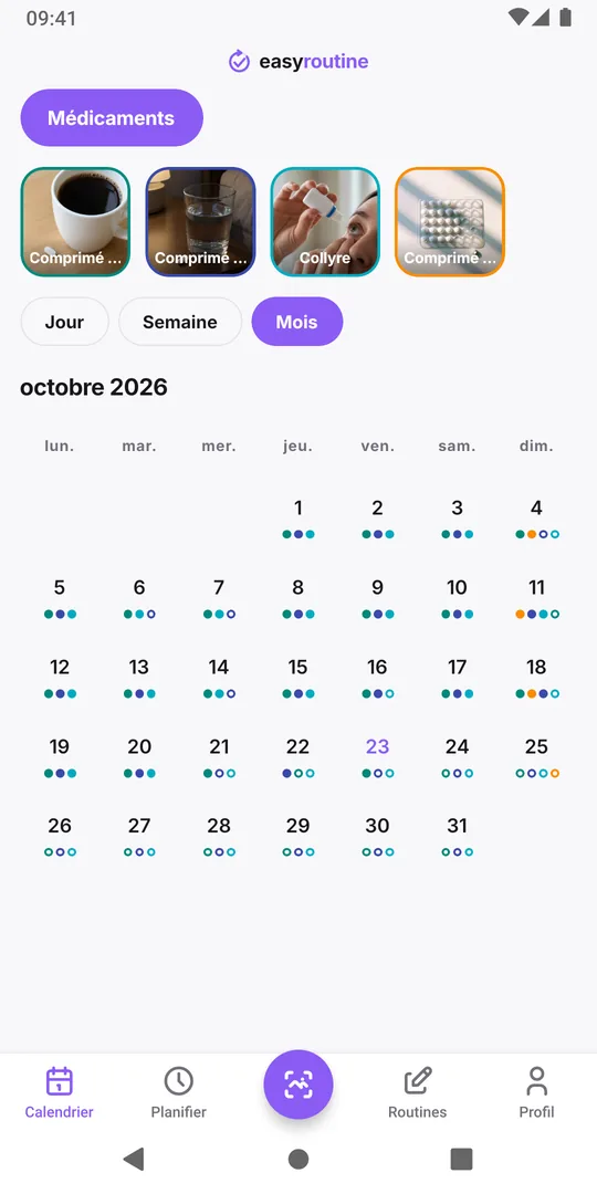 Vue Mois d'EasyRoutine de la routine Médicaments avec des points colorés pour les prises enregistrées la plupart des jours et des points estompés sur les quelques jours passés où une prise prévue n'a pas été enregistrée