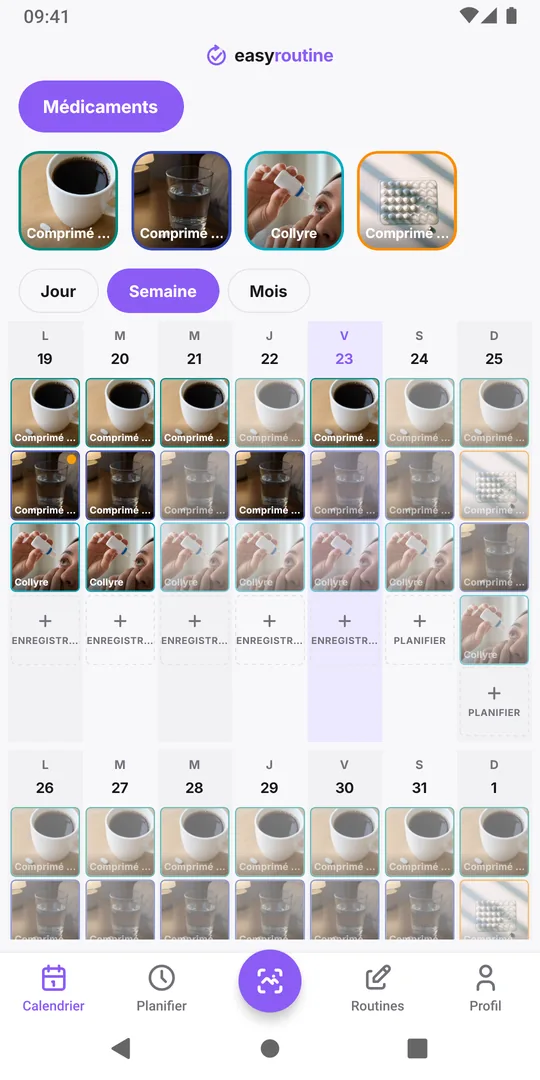 Vue Semaine d'EasyRoutine d'une routine Médicaments : comprimés du matin et du soir enregistrés en entrées colorées pleines la plupart des jours, avec une entrée du soir estompée sur un jour passé où cette prise n'a pas été enregistrée