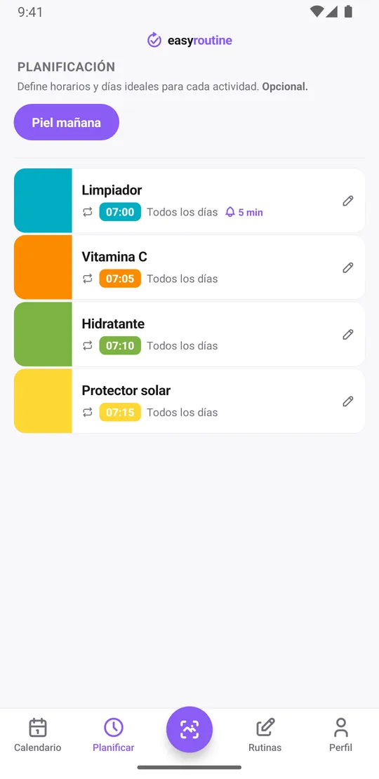 Pestaña Planificar de EasyRoutine para una rutina Piel mañana: limpiador, vitamina C, hidratante y protector solar todos los días a las 7:00, 7:05, 7:10 y 7:15, con la campana de aviso 5 minutos antes solo en el limpiador