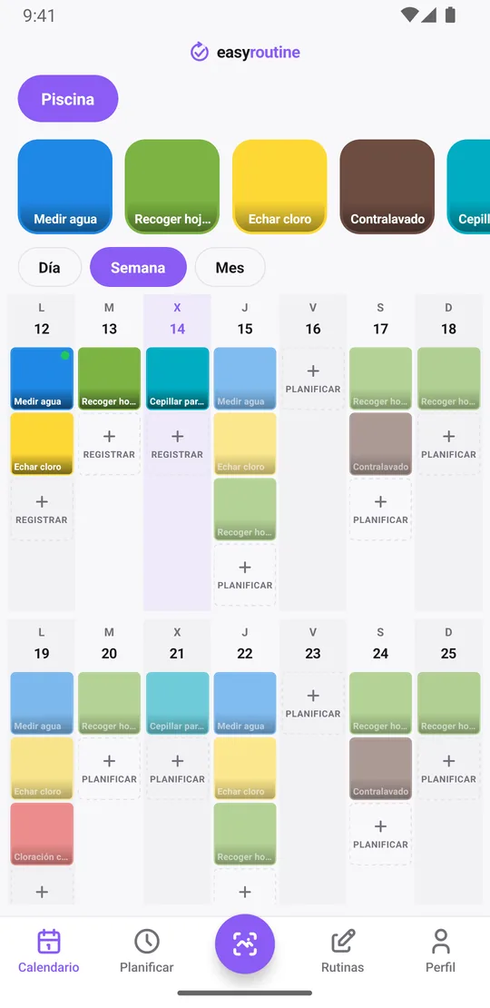 Vista semanal de EasyRoutine de una rutina Piscina con casillas de color para medir agua, recoger hojas, echar cloro, contralavado y cepillar paredes, y tareas planificadas atenuadas