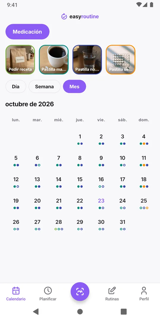 Vista de mes de EasyRoutine de la rutina Medicación con puntos de las tomas diarias la mayoría de los días y una entrada Pedir receta más o menos cada cuatro semanas