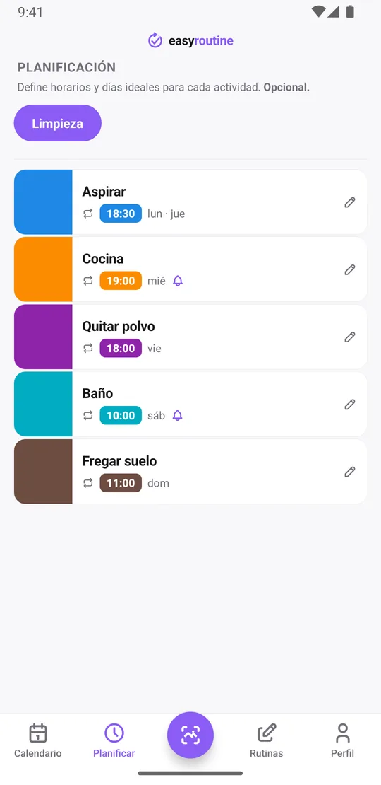 Pestaña Planificar de EasyRoutine para la rutina Limpieza: aspirar el lunes y el jueves, cocina el miércoles, quitar polvo el viernes, baño el sábado y fregar suelo el domingo, con una campana de recordatorio en la cocina y el baño