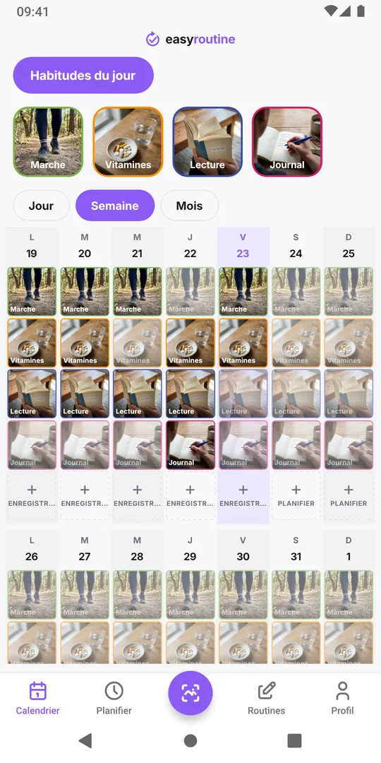 Vue Semaine de la routine Habitudes du jour dans EasyRoutine avec des tuiles pour Marche, Vitamines et Lecture chaque jour et la tuile Journal seulement certains soirs, estompée les autres
